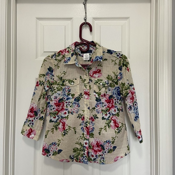 Karen Scott Petites Floral Button Up Shirt Bundle (includes 3 shirts) ✨ - Picture 13 of 16